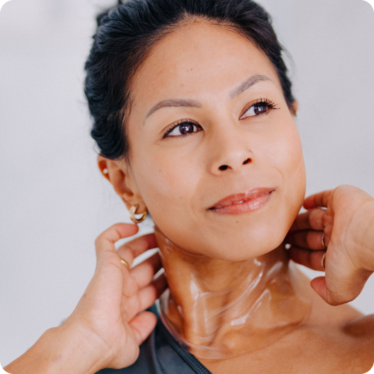 woman_with_apple_serum_mask_on